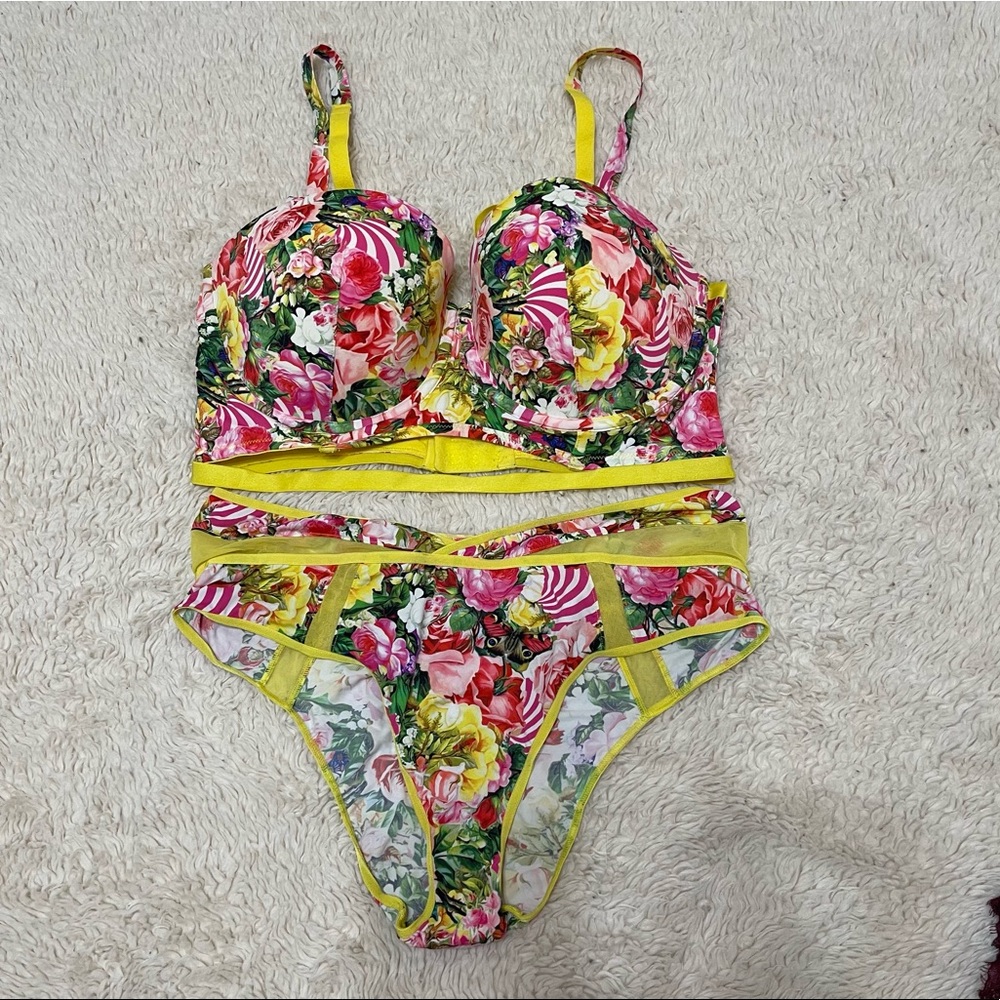 **LIMITED EDITION** 2018 VS Fashion Show Bustier & Panty